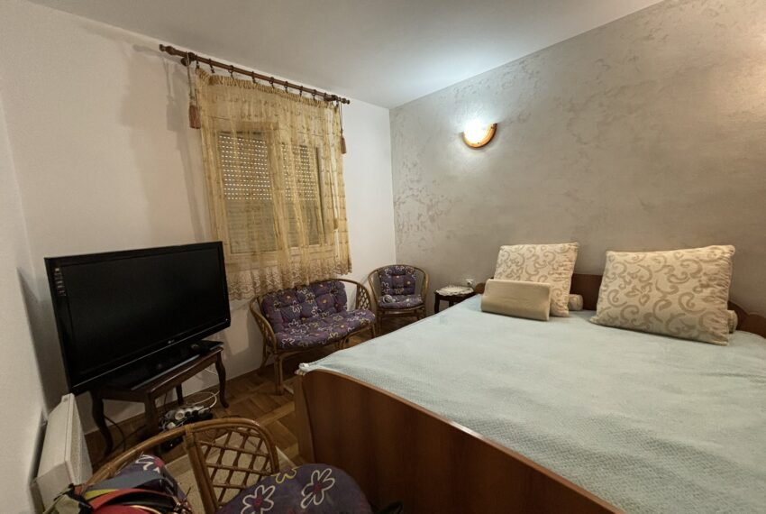 Prodaje se dvosoban stan u Podgorici, Momišići.