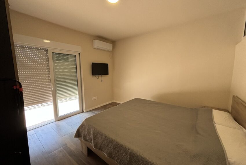 Izdaje se dvosoban stan u Donjoj Gorici, Podgorica.